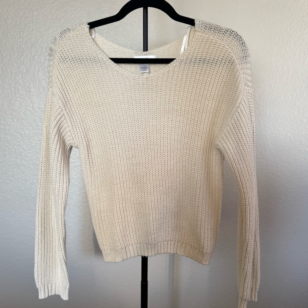 LIKE NEW Girl’s Cream Sweater